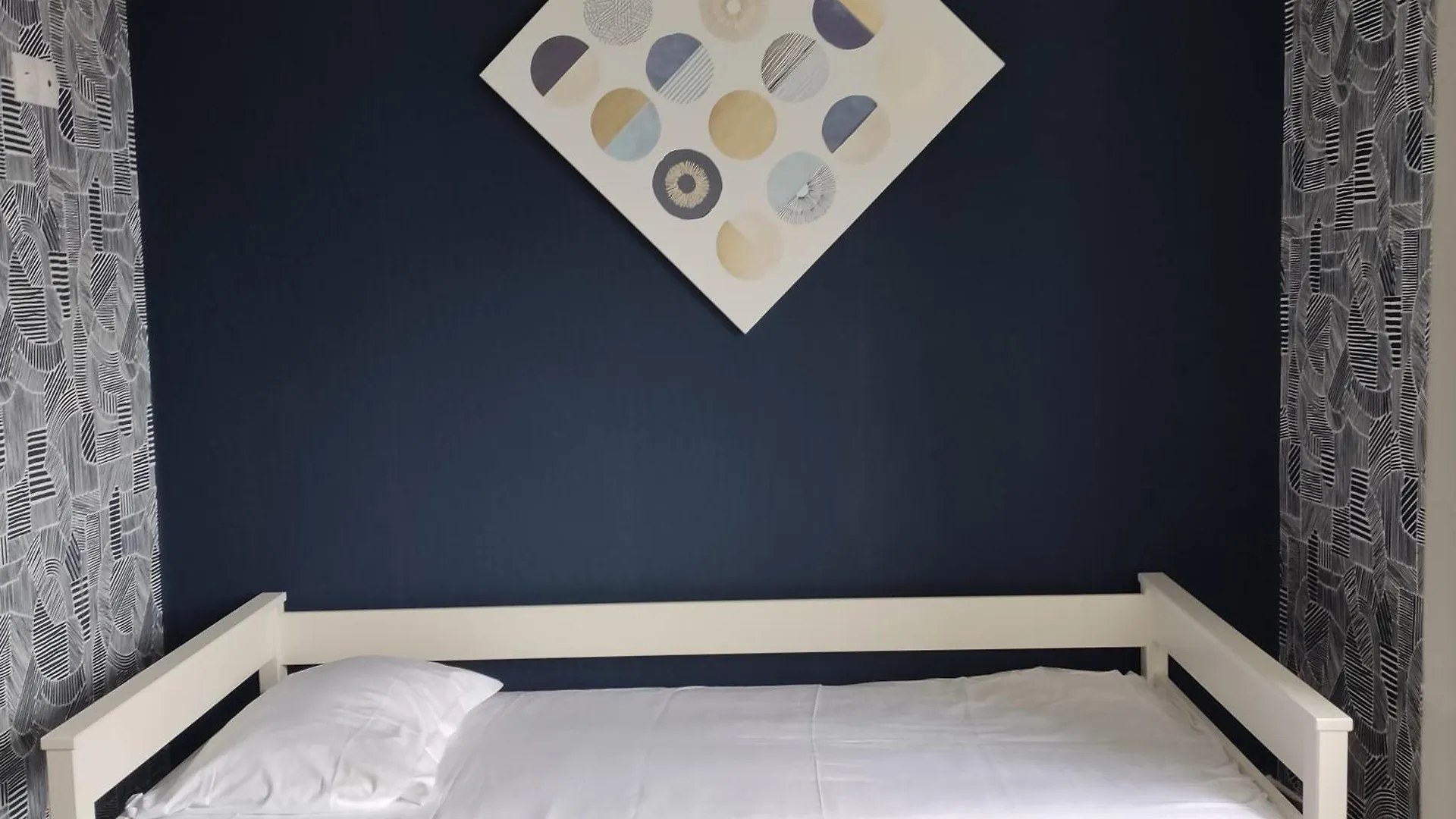 Contact Hotel De Matignon 2*,  צרפת