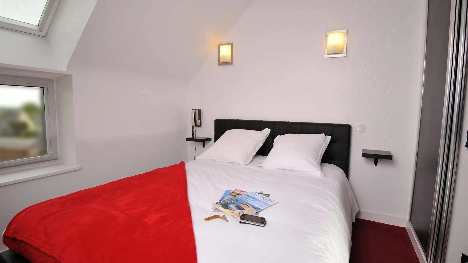 Contact Hotel De Matignon